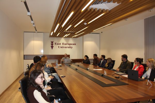 აღმოსავლეთ ევროპის უნივერსიტეტში უმაღლესი განათლების მუდმივმოქმედი სემინარი გაიმართა
