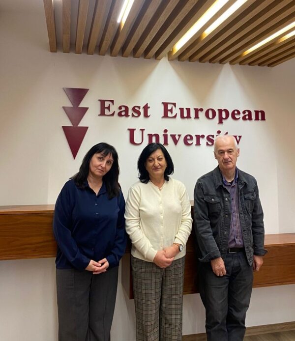 პანთეონის სოციალურ და პოლიტიკურ მეცნიერებათა უნივერსიტეტის (საბერძნეთი) წარმომადგენლების ვიზიტი აღმოსავლეთ ევროპის უნივერსიტეტში